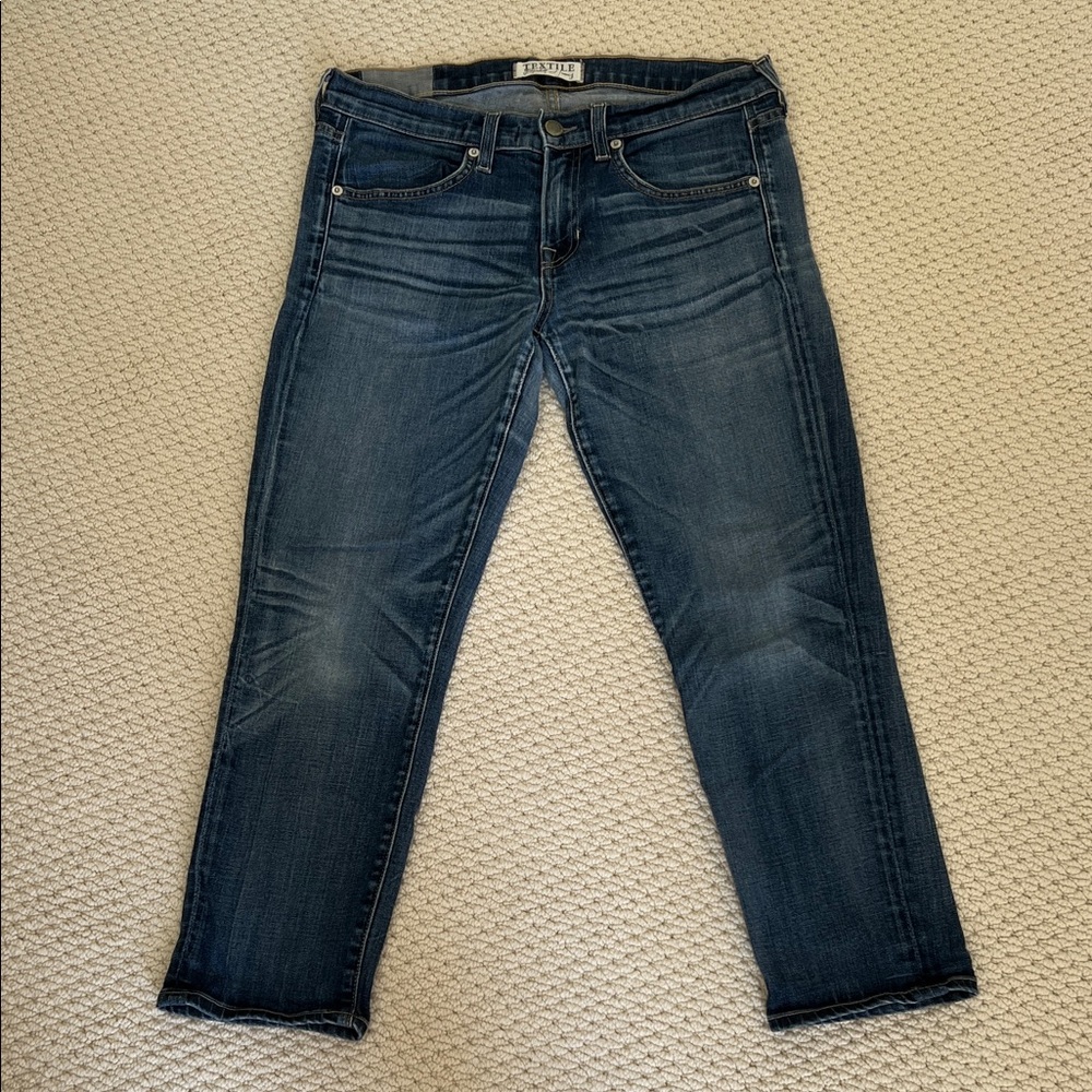 EUC Elizabeth and James Bennett style cropped boyfriend jean size 28